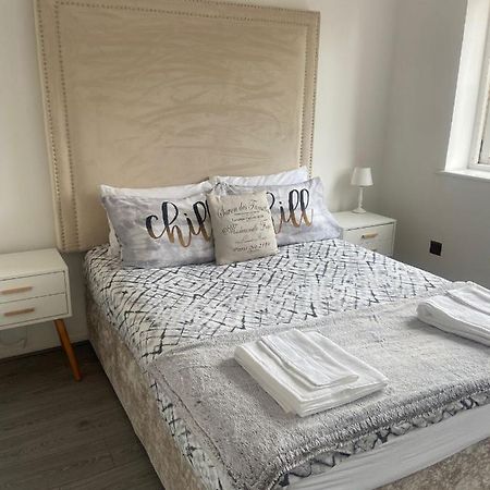 Grays Serviced Apartment Stifford المظهر الخارجي الصورة